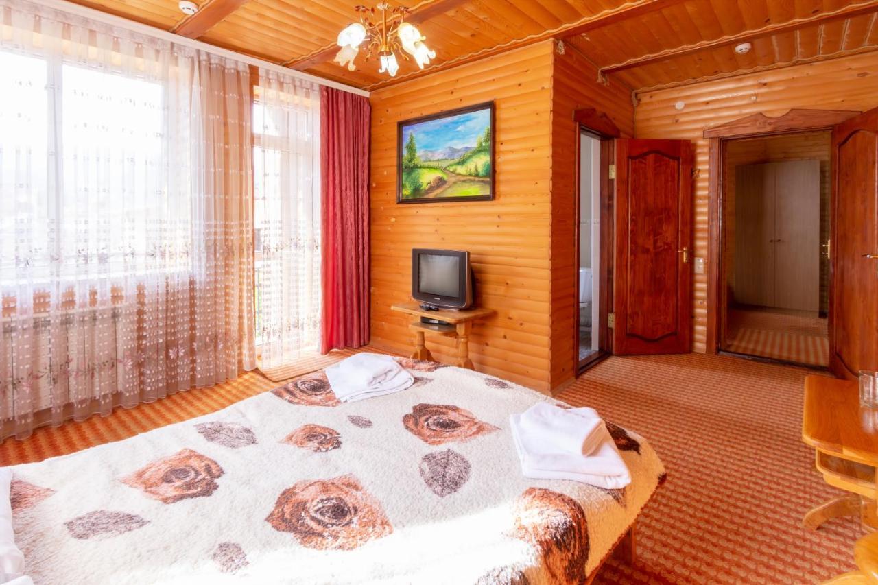 У Мар'Яни І Назара Otel Yaremche Dış mekan fotoğraf