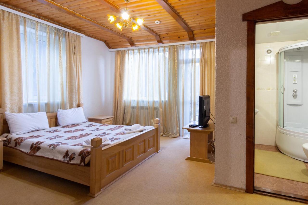 У Мар'Яни І Назара Otel Yaremche Dış mekan fotoğraf